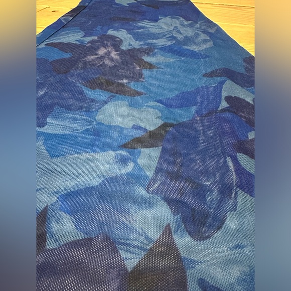 Princess Polly Allen Floral Blue Flare Pants- size 6 - Picture 3 of 5